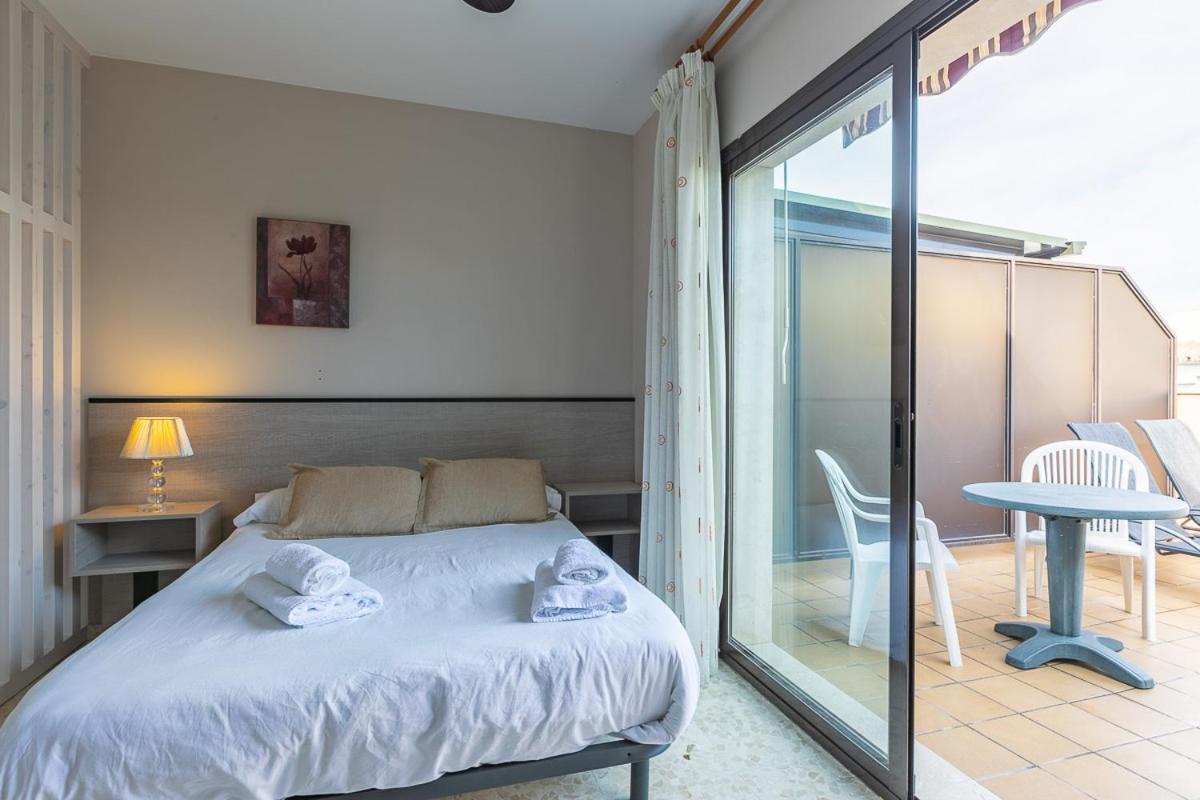 Apartamentos Guerrero Torre Del Mar Exterior foto